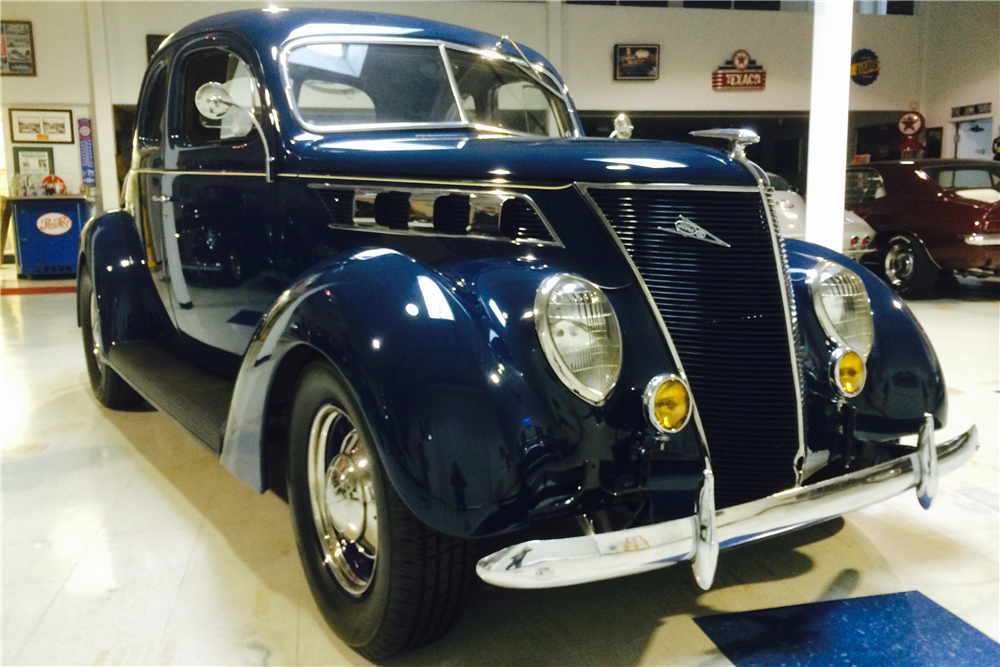 1937 FORD DELUXE 
