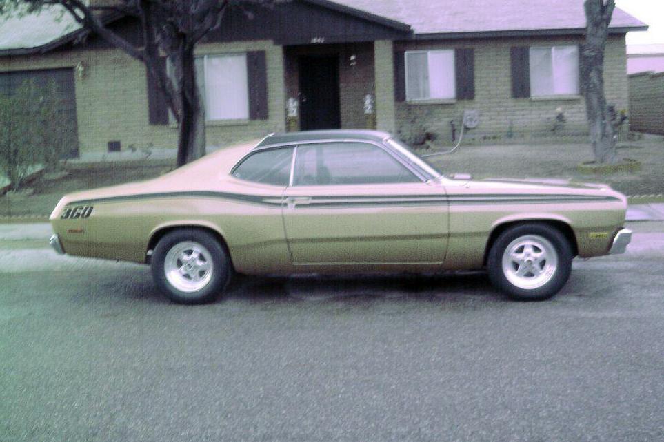 1973 PLYMOUTH DUSTER 2 DOOR COUPE