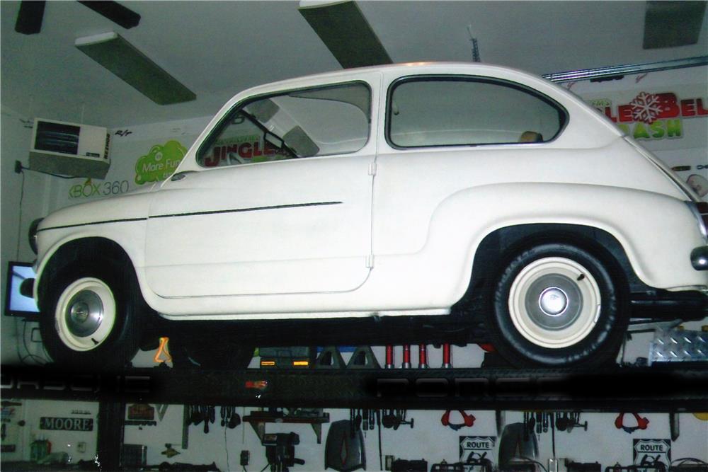 1960 FIAT 600 2 DOOR SEDAN