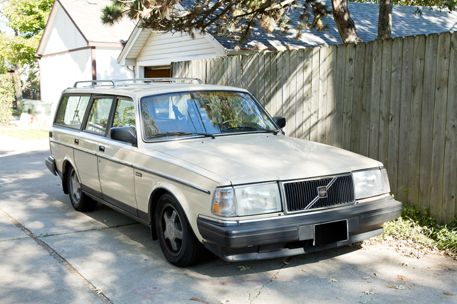 No Reserve: 1988 Volvo 240 Wagon 5-Speed