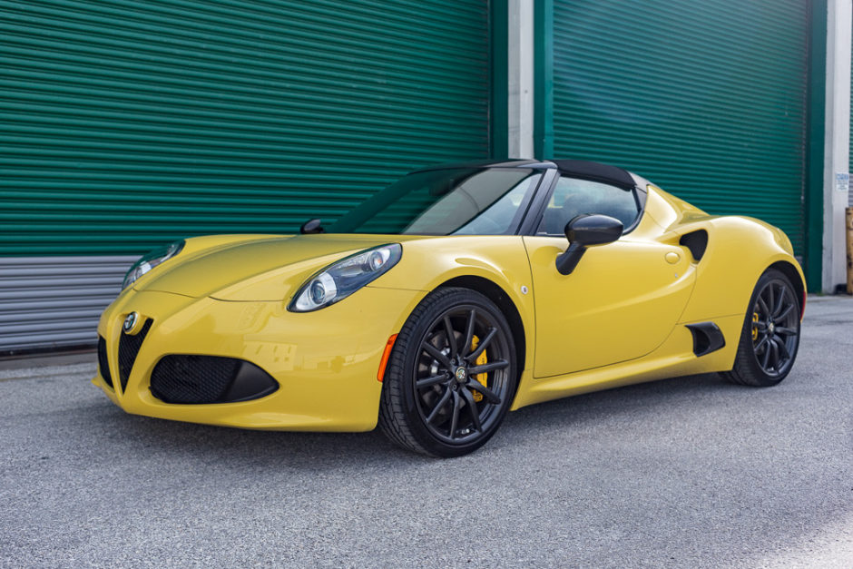 4500-Mile 2016 Alfa Romeo 4C Spider