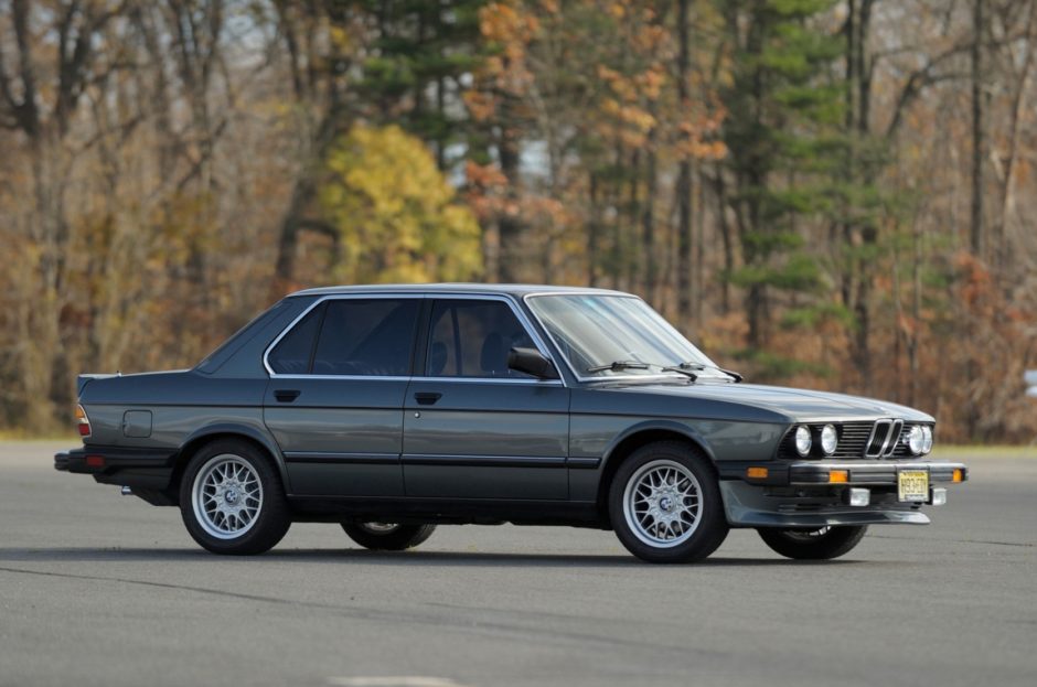 No Reserve: 1984 BMW 533i