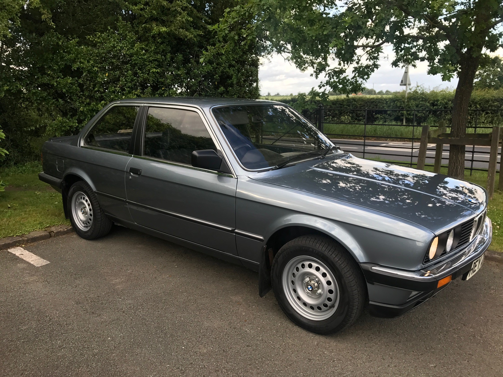 1983 BMW E30 323i