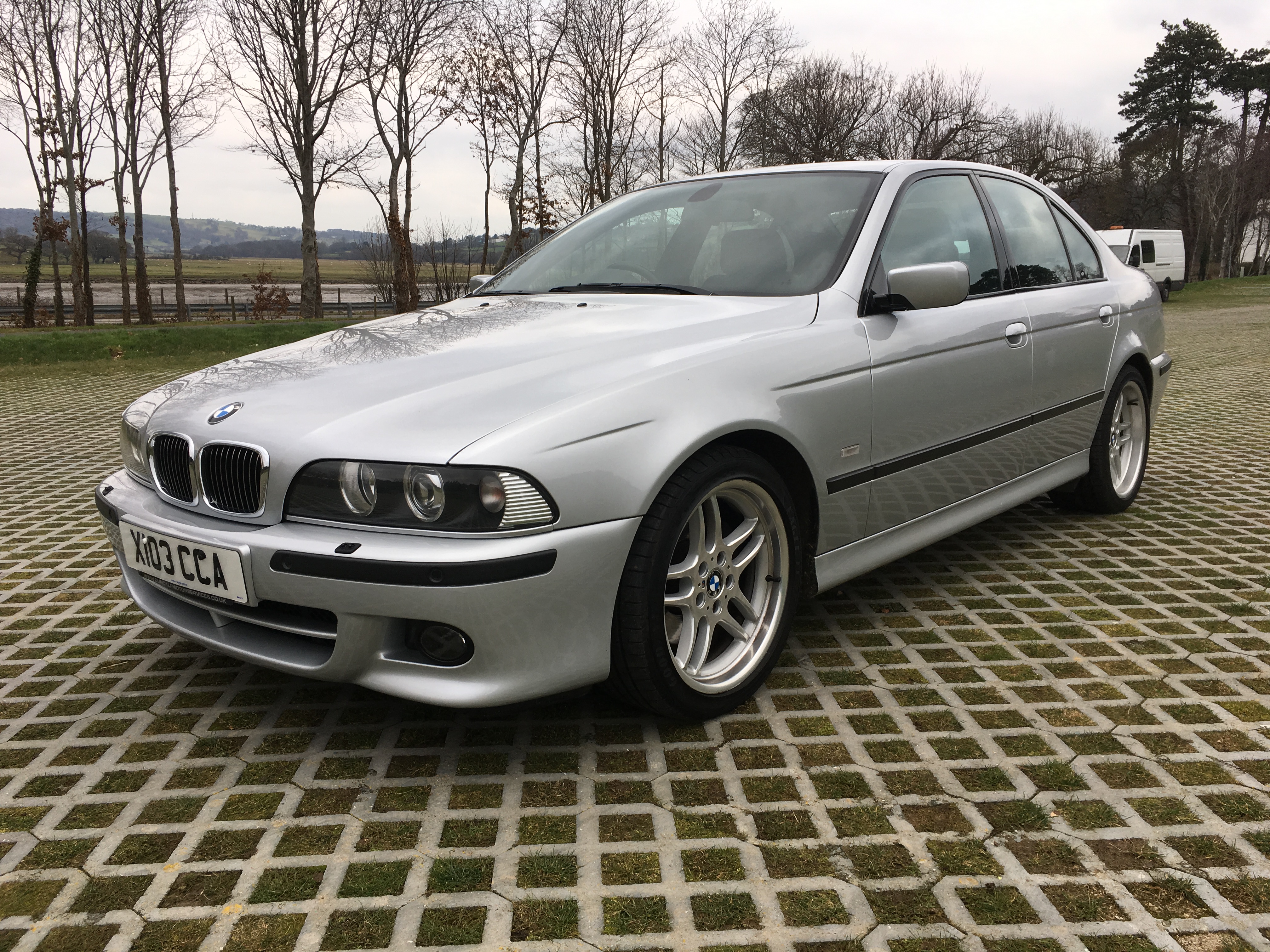 2000 BMW  540i Sport