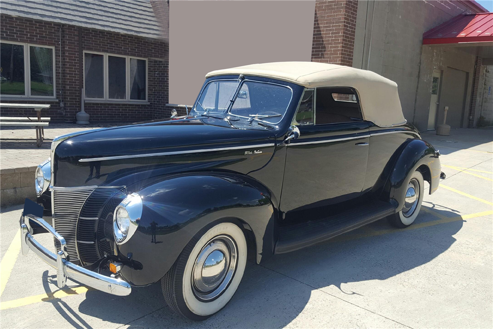 1940 FORD DELUXE CONVERTIBLE