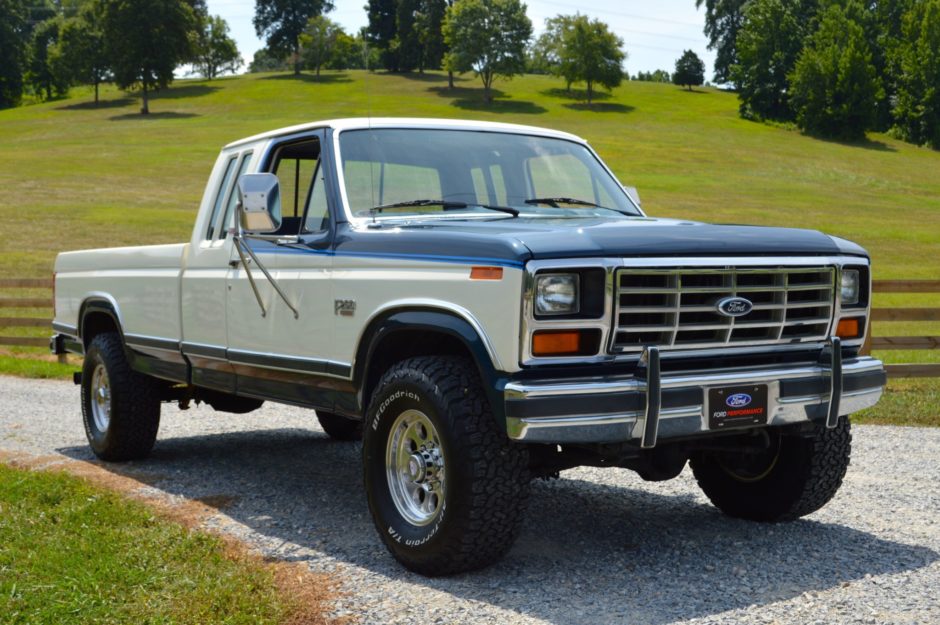 1986 Ford F-250 XLT Lariat SuperCab 4×4 4-Speed