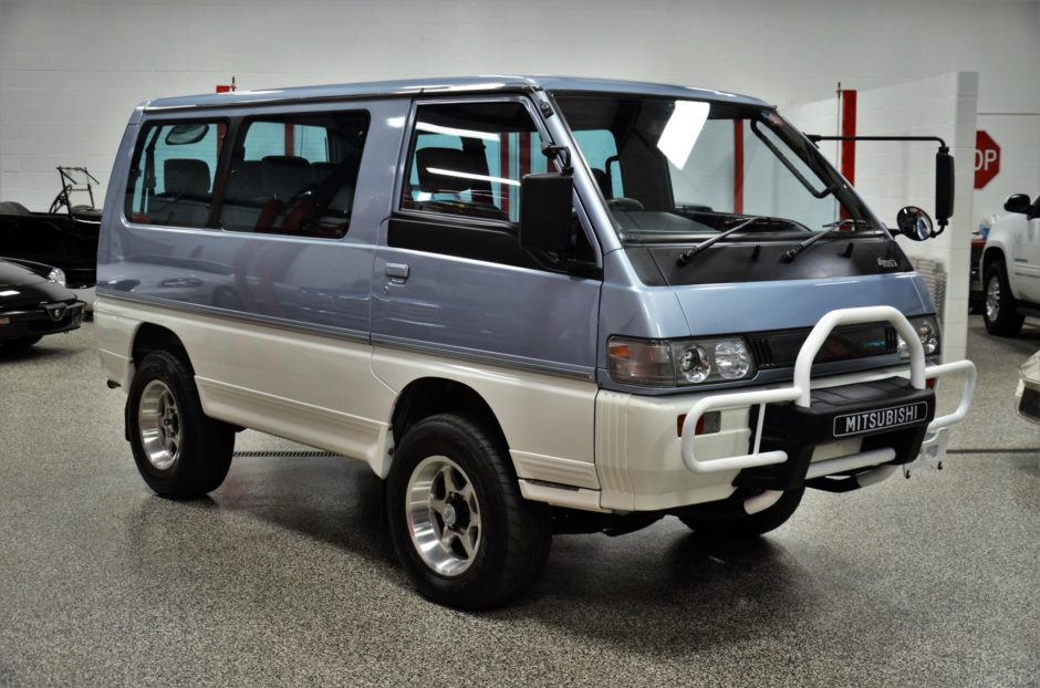 1991 Mitsubishi Delica L300 Star Wagon Turbodiesel 4×4 5-Speed