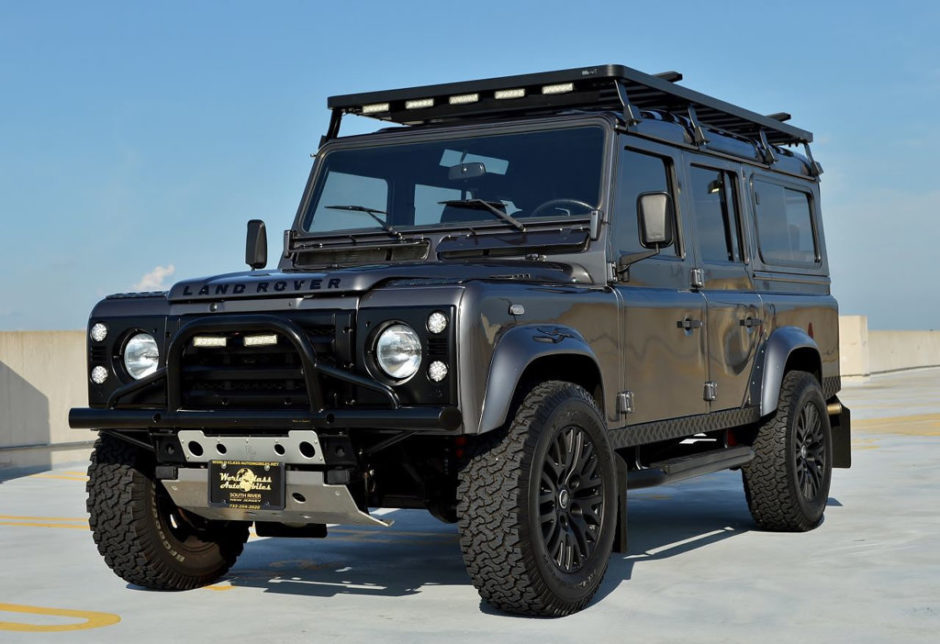 Arkonik 1983 Land Rover 110 V8 4-Speed