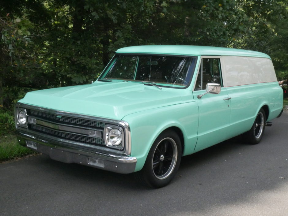 1970 Chevrolet Suburban Panel Wagon