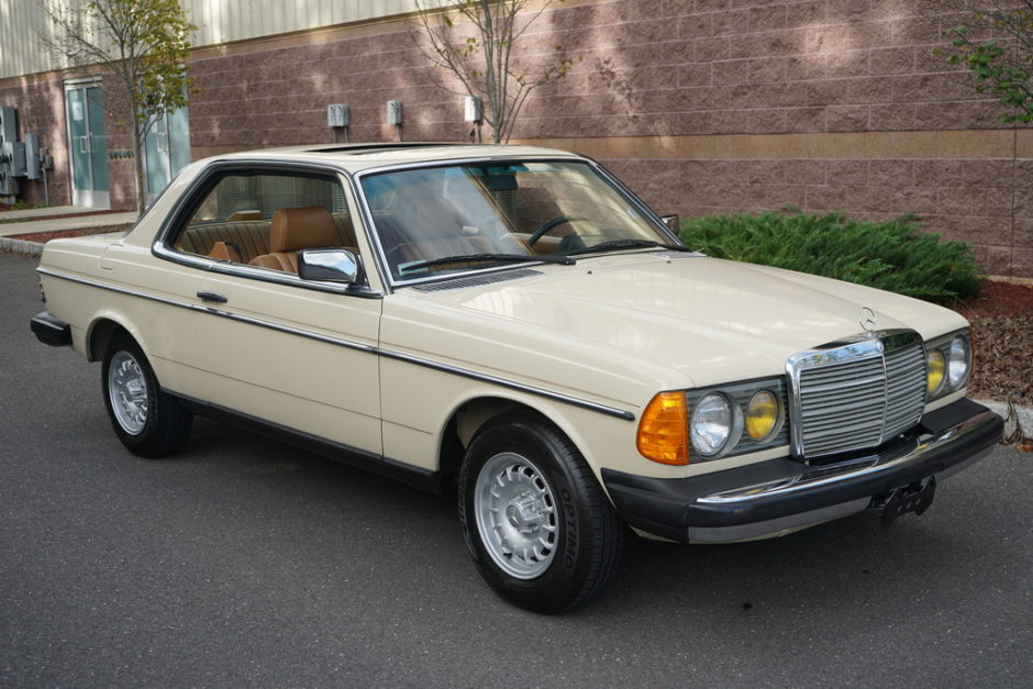 No Reserve: 1982 Mercedes-Benz 300CD Turbo