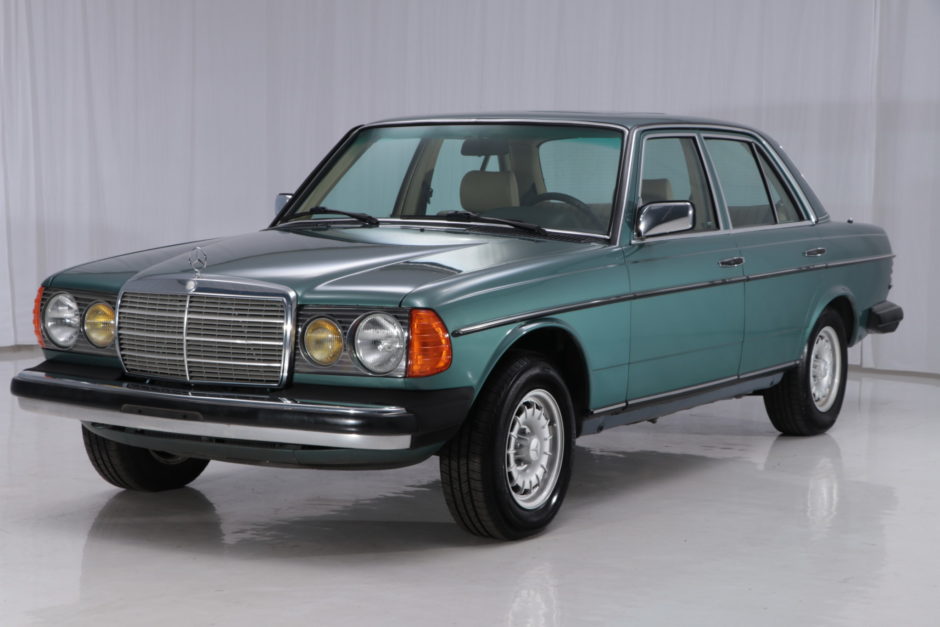 No Reserve: 1985 Mercedes-Benz 300D Turbodiesel