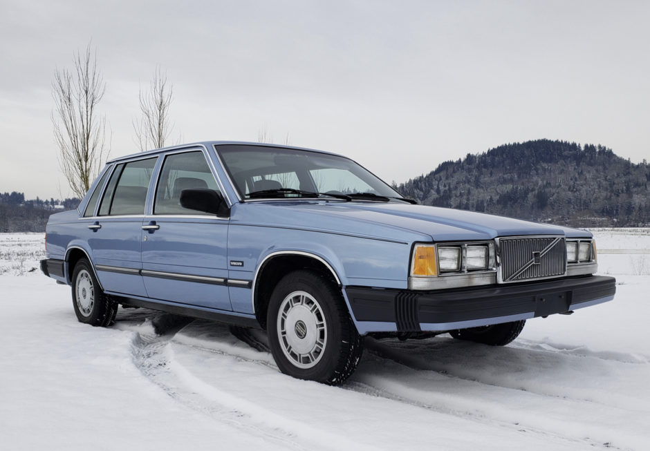 No Reserve: 1987 Volvo 740 GLE