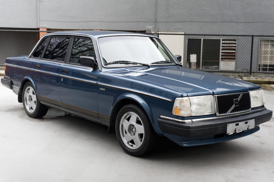 No Reserve: 1989 Volvo 240DL