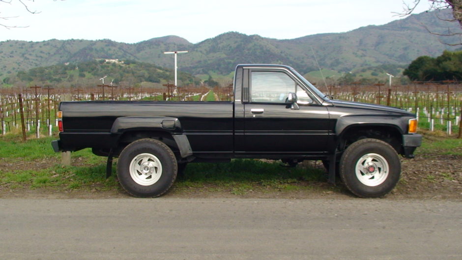 No Reserve: 1987 Toyota 4×4 Pickup